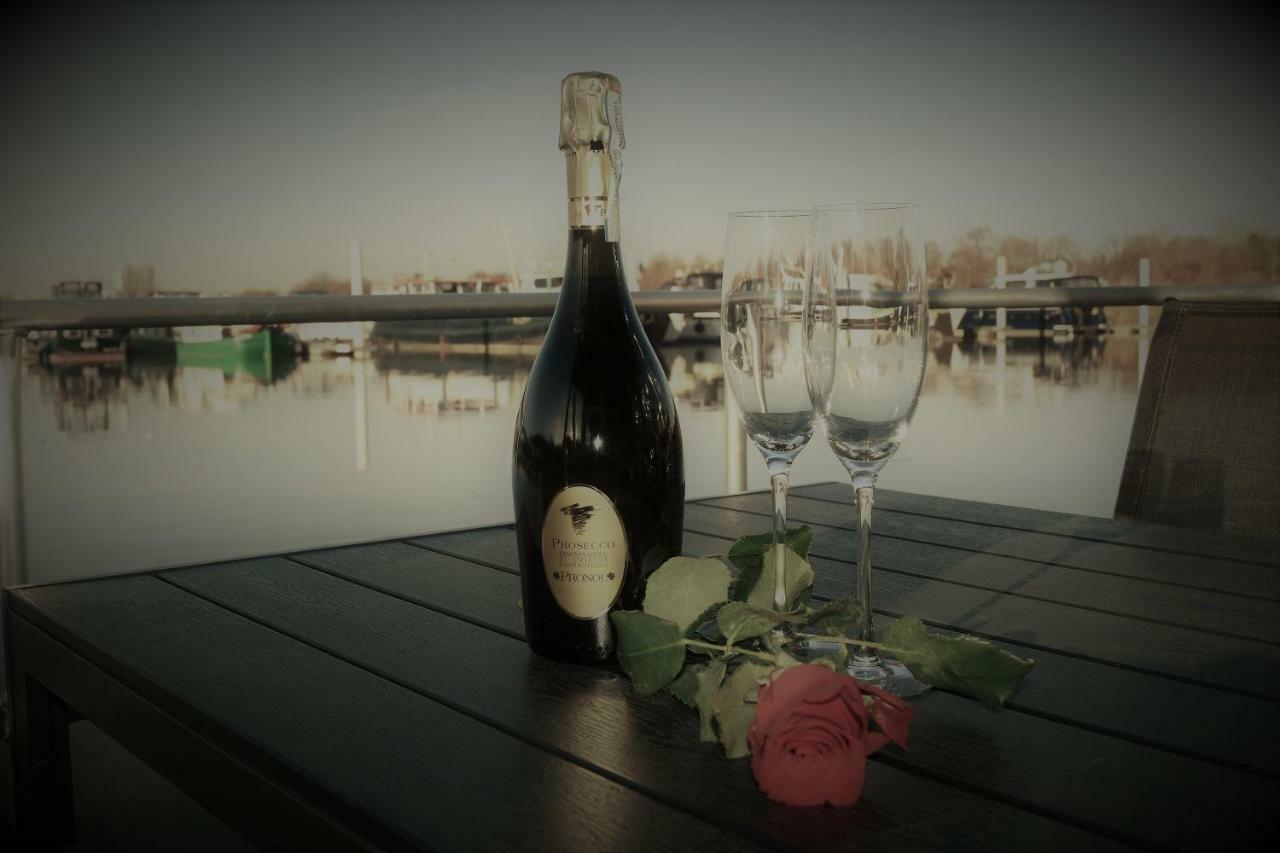 Cosy Floating Boatlodge, "Paris" Maastricht Exterior foto