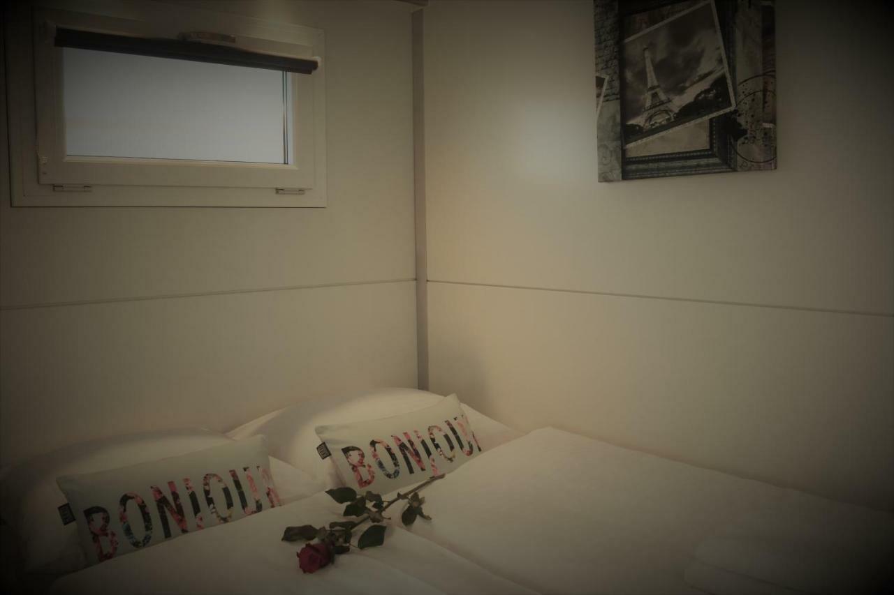 Cosy Floating Boatlodge, "Paris" Maastricht Exterior foto